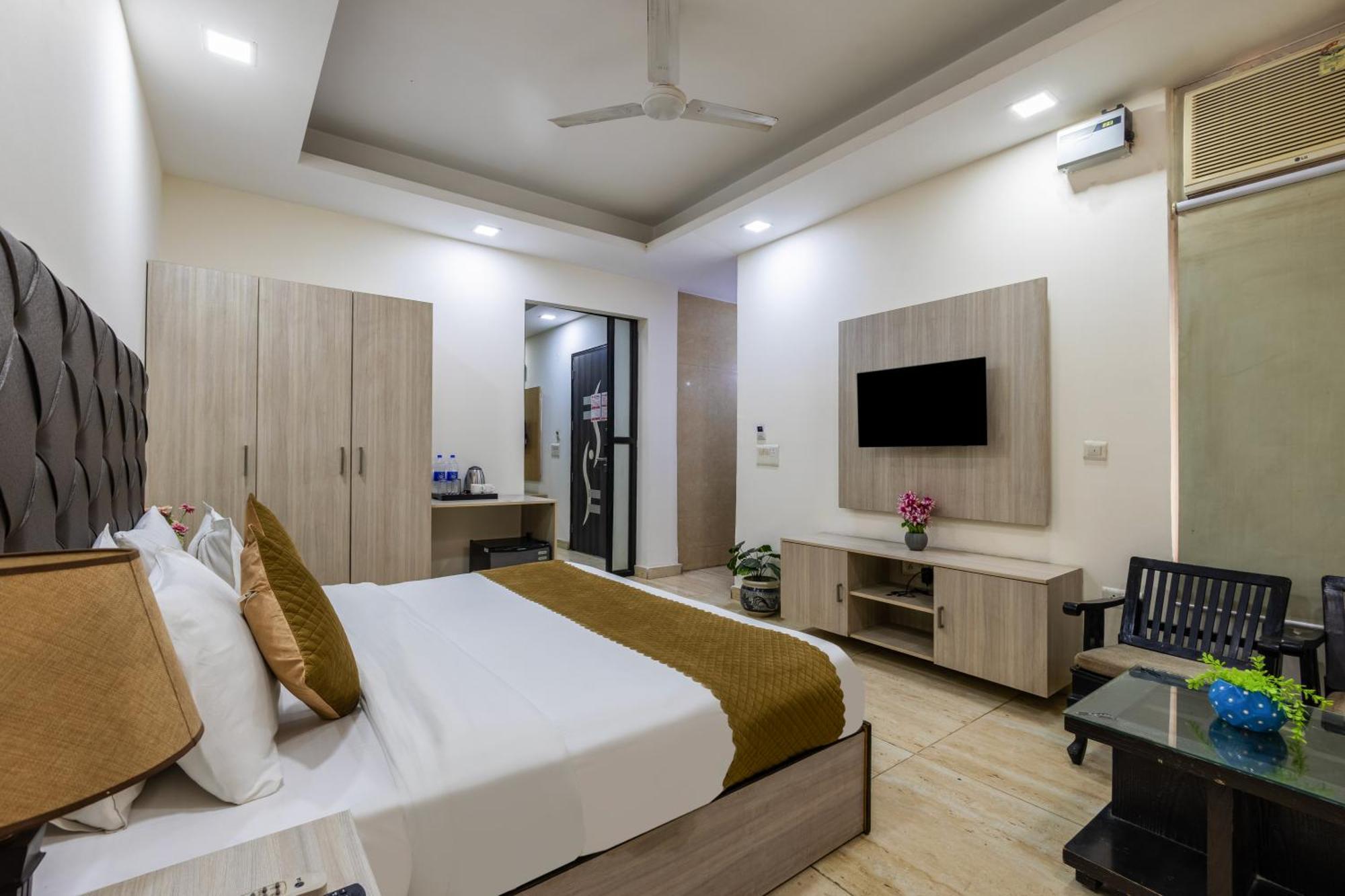Kabul Hotel By Nexhub Palace - Medanta غورغاون المظهر الخارجي الصورة