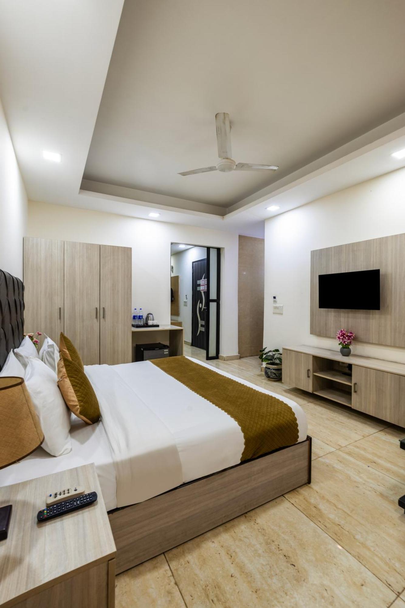 Kabul Hotel By Nexhub Palace - Medanta غورغاون المظهر الخارجي الصورة